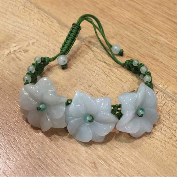 Triple flower bracelet - Picture 1 of 1